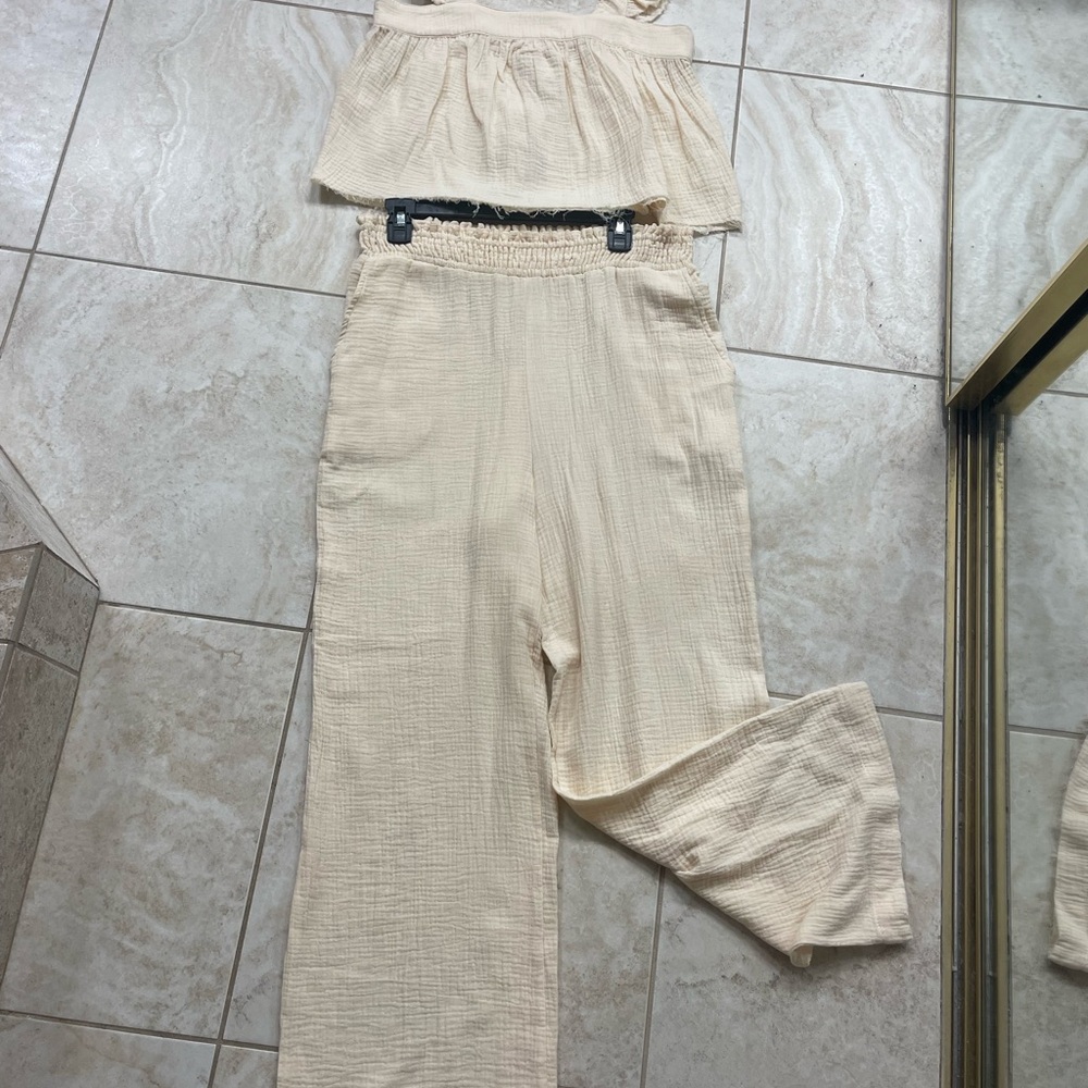 Women's Cream  Set - Wide-Leg Elastic Waist Pants / Top